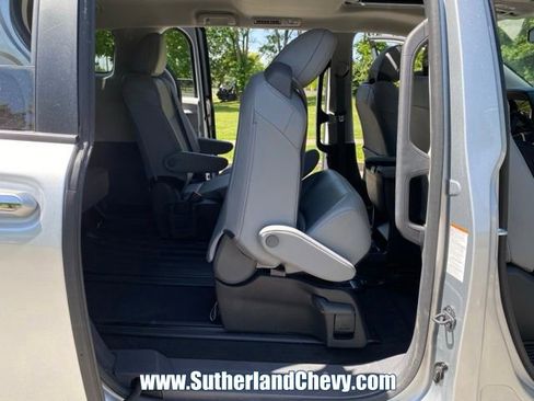 Used 2024 Toyota Sienna XLE AWD/4WD image 34