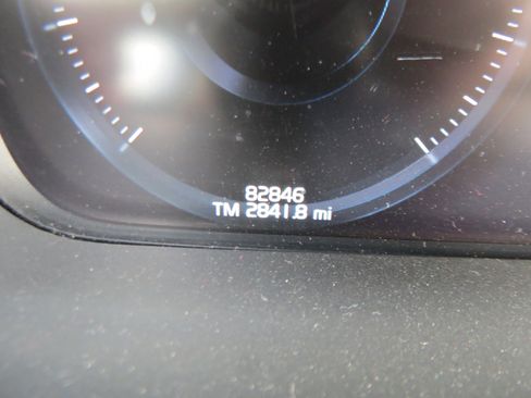 Used 2020 Volvo XC90 T6 Momentum w/ Protection Package Premier image 22