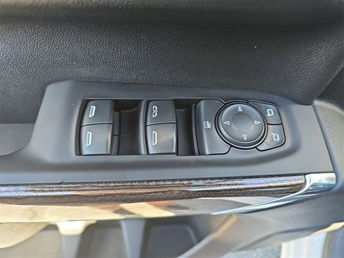 Used 2021 Chevrolet Silverado 1500 LT w/ Z71 Off-Road Package image 27