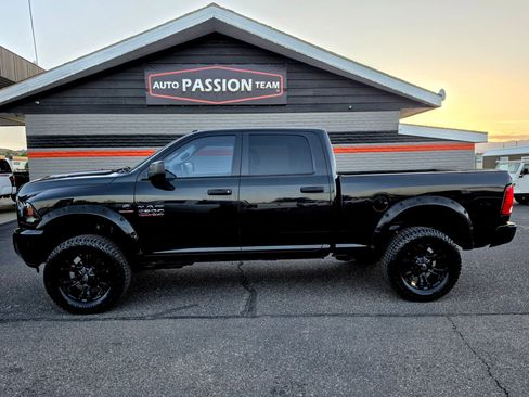 Used 2015 RAM 2500 Tradesman w/ Chrome Appearance Group AWD/4WD image 2