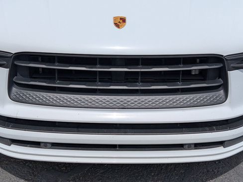Used 2022 Porsche Macan S AWD/4WD image 9
