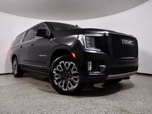 Used 2023 GMC Yukon XL Denali Ultimate AWD/4WD image 16