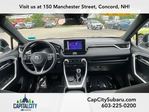 Used 2024 Toyota RAV4 SE w/ Convenience Package AWD/4WD image 18