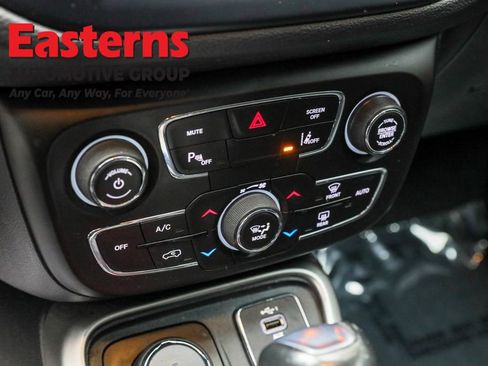 Used 2021 Jeep Compass Latitude w/ Driver Assistance Group image 20