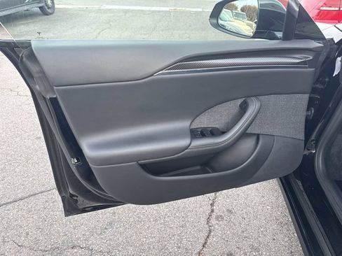 Used 2021 Tesla Model S Plaid image 11