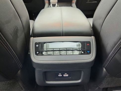 Used 2025 Nissan Pathfinder SL w/ SL Premium Package image 40