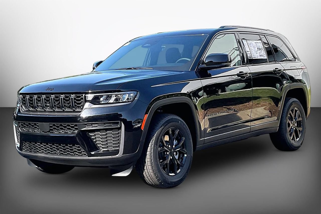 New 2026 Jeep Grand Cherokee Altitude AWD/4WD image 4