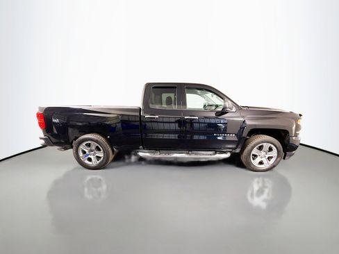 Used 2016 Chevrolet Silverado 1500 Custom w/ Custom Convenience Package RWD image 11