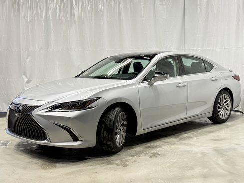 Used 2021 Lexus ES 350 350 Luxury w/ Accessory Package image 3