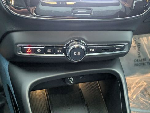 Certified 2023 Volvo XC40 Recharge Plus image 20