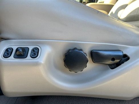 Used 2001 Ford F250 Lariat image 39