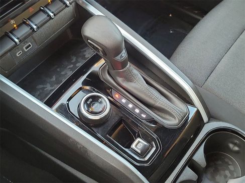 Used 2023 Chevrolet Colorado Trail Boss w/ Technology Package image 12