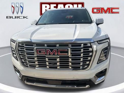 Used 2025 GMC Yukon XL Denali RWD image 7