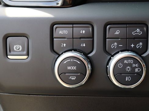 Used 2024 GMC Sierra 2500 AT4X AWD/4WD image 21