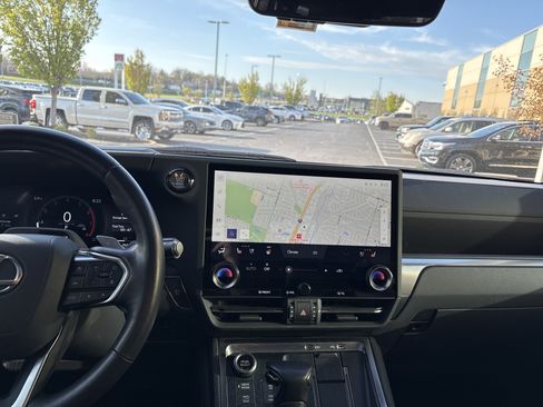 Used 2024 Lexus GX 550 image 29