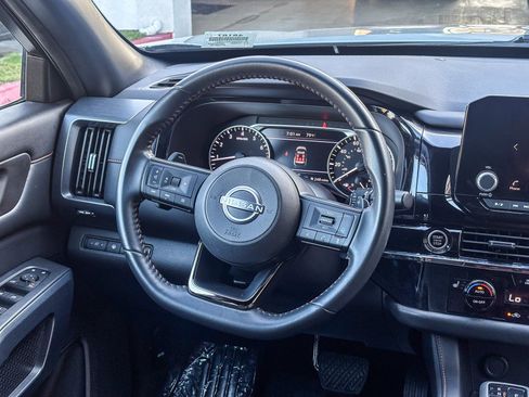 Used 2024 Nissan Pathfinder Rock Creek AWD/4WD image 19