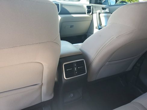 Used 2021 Kia Sportage LX w/ LX Fwd Popular Package image 17