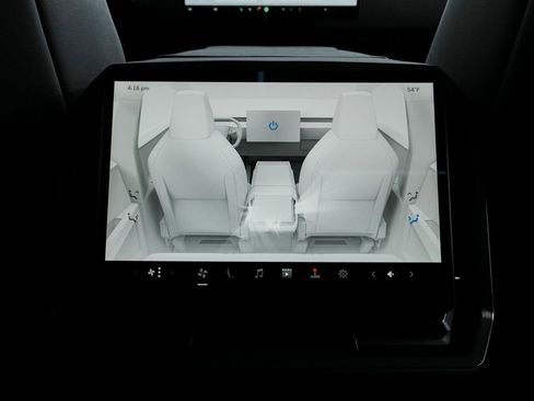 Used 2024 Tesla Cybertruck AWD Crew Cab image 17