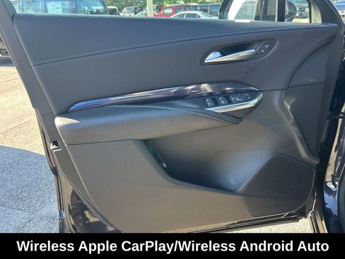 Used 2023 Cadillac XT4 Luxury w/ Cold Weather Package FWD image 32