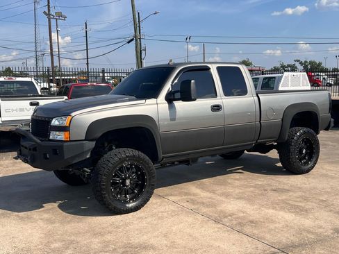 Used 2007 Chevrolet Silverado 2500 LT w/ Heavy-Duty Power Package image 77