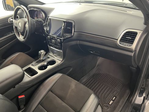 Used 2021 Jeep Grand Cherokee Laredo X AWD/4WD image 24