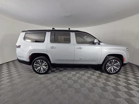 Used 2022 Jeep Grand Wagoneer Series III AWD/4WD image 4
