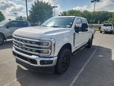 Used 2024 Ford F250 Lariat AWD/4WD image 2