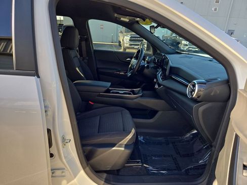 Used 2025 Chevrolet Equinox LT image 28