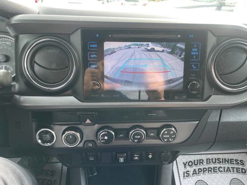 Used 2019 Toyota Tacoma TRD Sport image 25