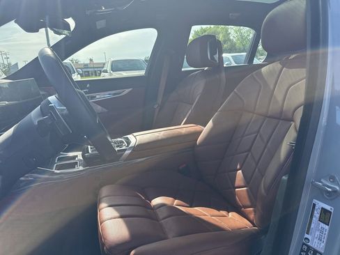 Used 2026 BMW 760i xDrive w/ Executive Package AWD/4WD image 9