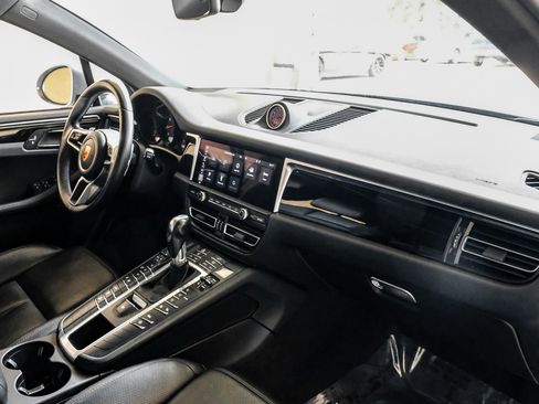Used 2020 Porsche Macan AWD/4WD image 12