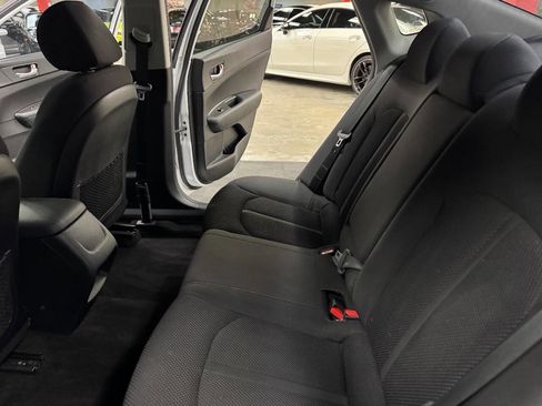 Used 2019 Kia Optima LX image 41