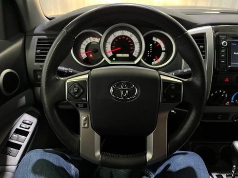 Used 2015 Toyota Tacoma PreRunner w/ TRD Off-Road Package RWD image 16