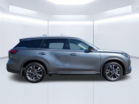 Certified 2025 INFINITI QX60 Luxe image 3