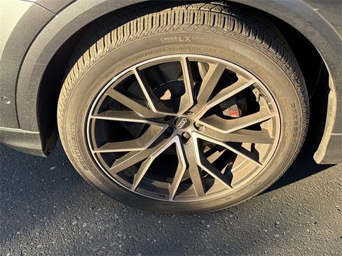 Used 2021 Audi SQ8 Prestige image 4