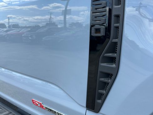 New 2026 Ford F250 Lariat w/ Black Appearance Package AWD/4WD image 13