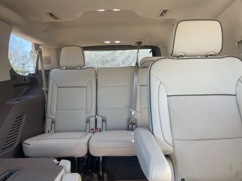 Used 2023 GMC Yukon Denali image 11