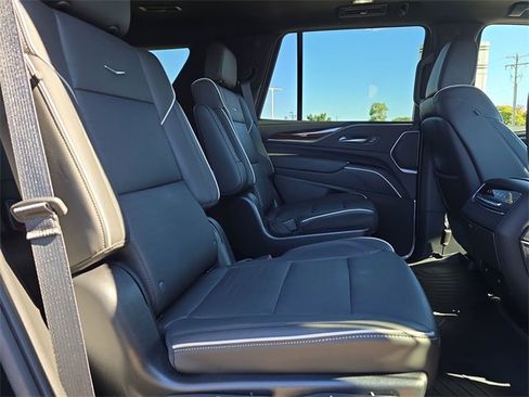 Certified 2022 Cadillac Escalade Premium Luxury image 28