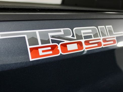 Used 2022 Chevrolet Silverado 1500 LT Trail Boss w/ Convenience Package II image 13