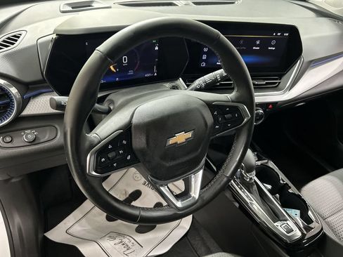 Certified 2024 Chevrolet Trax LT w/ Driver Confidence Package FWD image 4