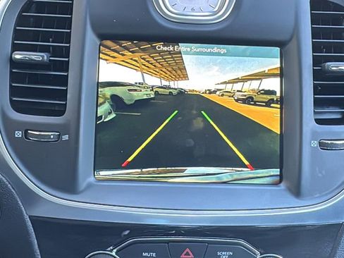 Used 2018 Chrysler 300 Touring L image 16