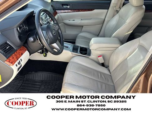 Used 2011 Subaru Outback 2.5i Limited image 9