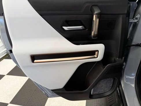 Used 2024 GMC Hummer EV 2X w/ LPO, Illumination Package AWD/4WD image 21