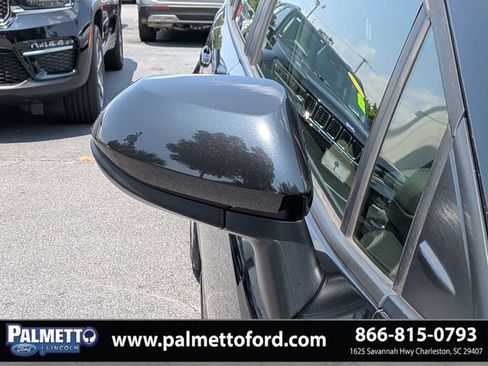 Used 2022 Toyota Corolla LE FWD image 10
