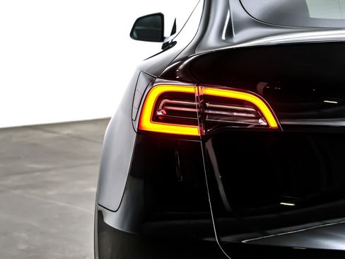 Used 2023 Tesla Model Y Long Range image 15