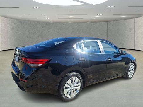 Used 2025 Nissan Sentra S image 5