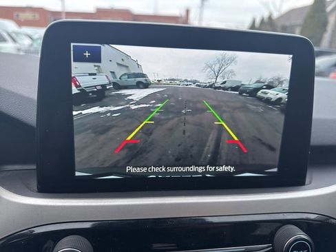 Used 2022 Ford Escape SE image 5