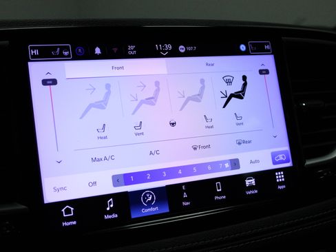 Used 2022 Chrysler Pacifica Limited w/ Uconnect Theater Family Group image 25