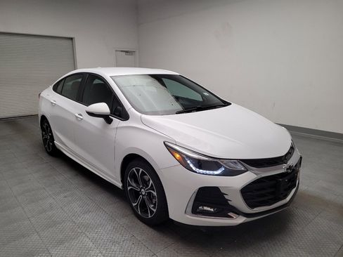 Used 2019 Chevrolet Cruze LT w/ Convenience Package FWD image 13