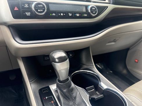 Used 2014 Toyota Highlander Limited w/ Protection Package FWD image 18